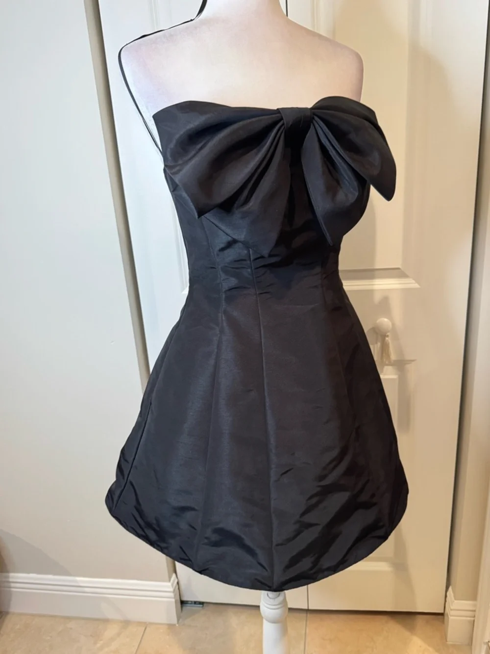 LBD Mac Duggal Black Strapless Bow Mini Dress - Picture 6 of 9